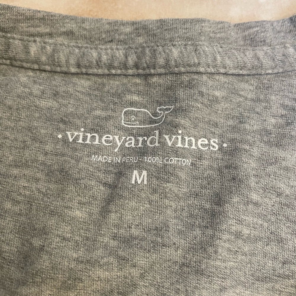 Vineyard Vines Tee Size: M - Picture 4 of 4